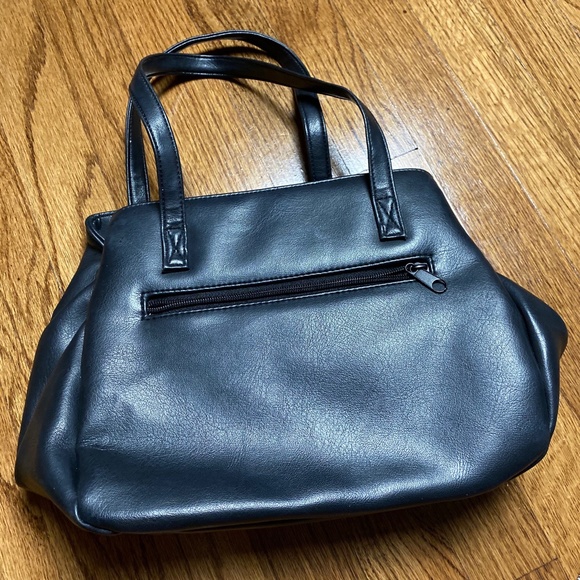 Black Patent Leather Purse - Picture 2 of 7